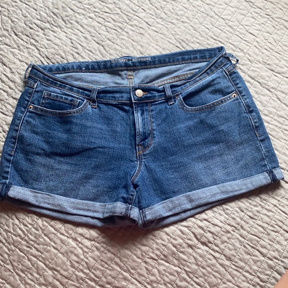 Old Navy Pants - Old Navy medium wash denim boyfriend shorts